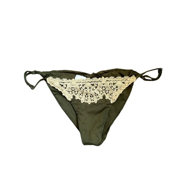 BLUE LIFE Eclipse Crochet Green Cream Two Piece Bikini Swimsuit - Picture 5 of 11